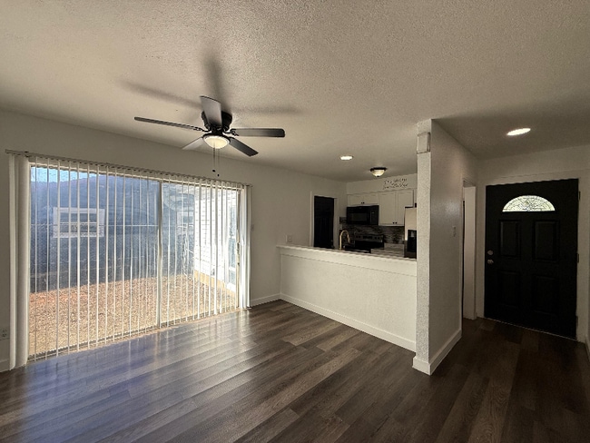 Photo - 538 Maddux St