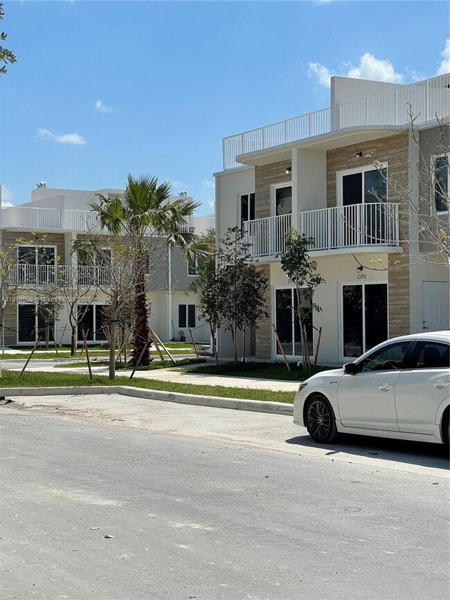 Photo - 25818 SW 144th Ave Townhome