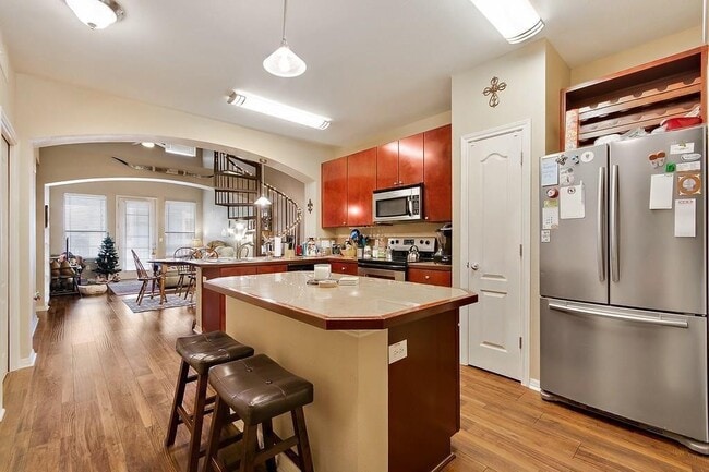 Building Photo - 2505 San Gabriel St Unit 605