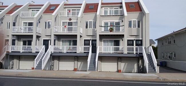 Building Photo - 663 E Broadway