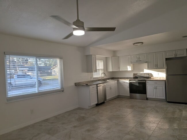 Photo - Nice 2/2 duplex in Crystal River