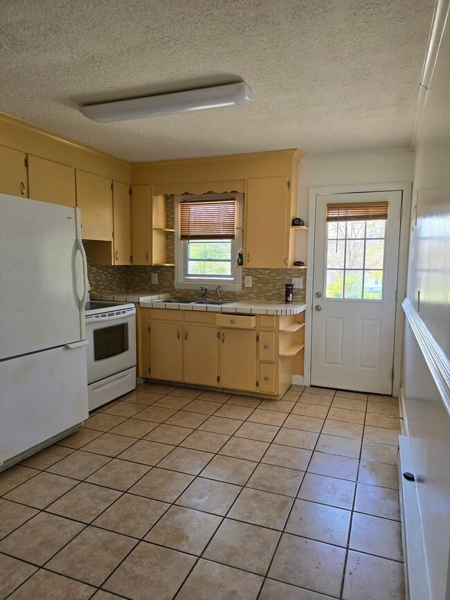 Photo - 303 Culbreth Ave