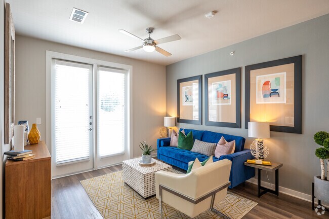 1BR, 1 BA - 700 SF - 26 at City Point Apartments