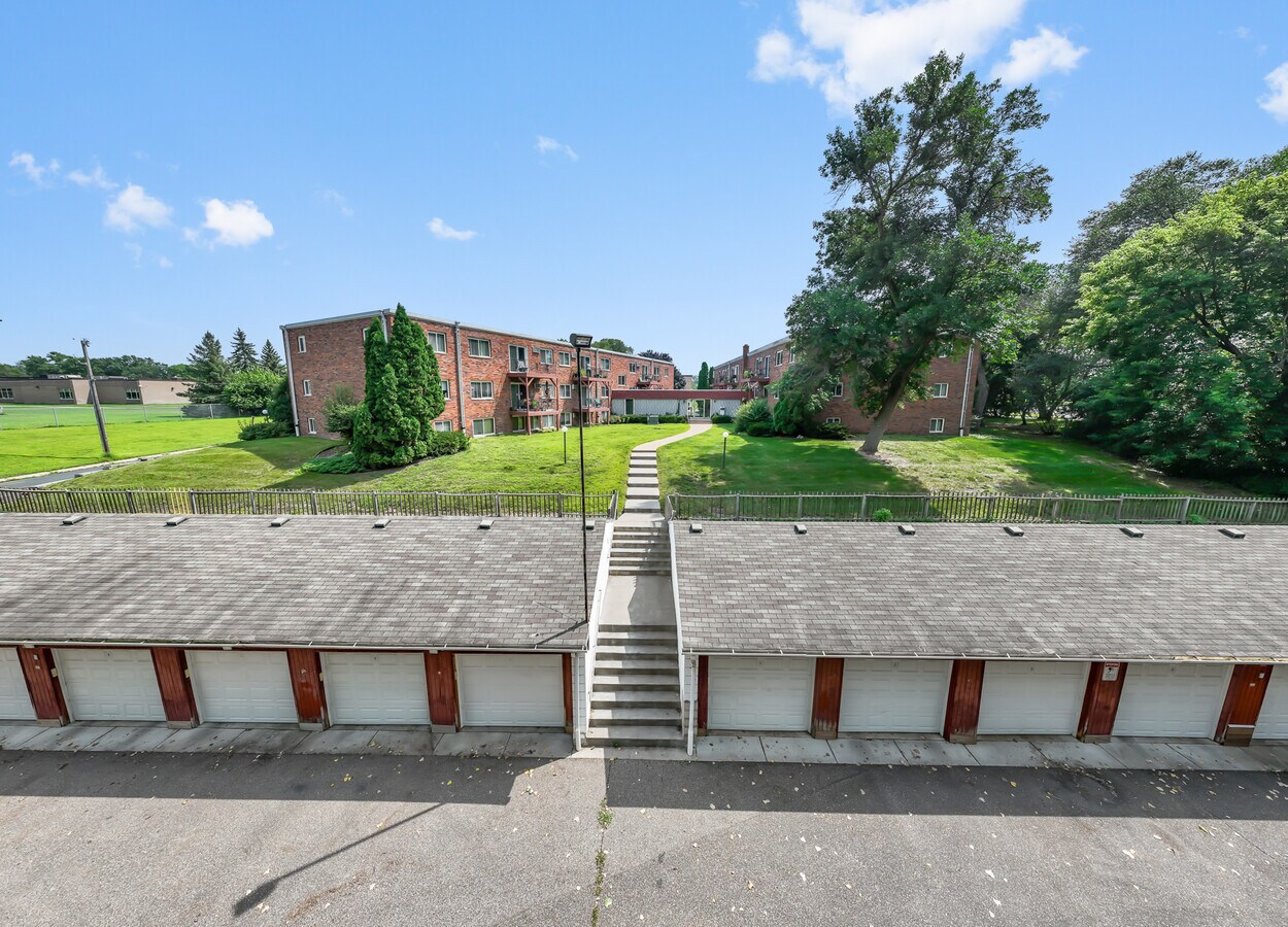 Riverwood Homes LLC - Riverwood Homes LLC Unit 210