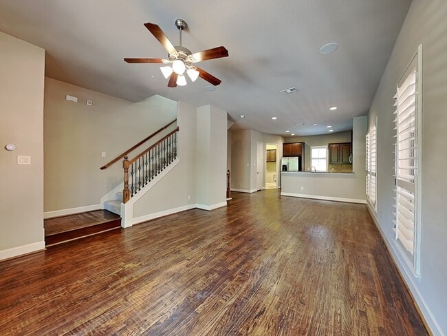 Photo - 2222 Marilla St