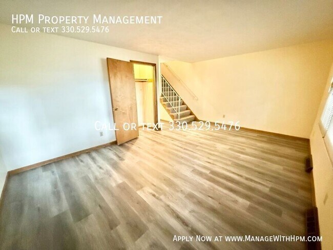Photo - 2379 Ashdale St NW