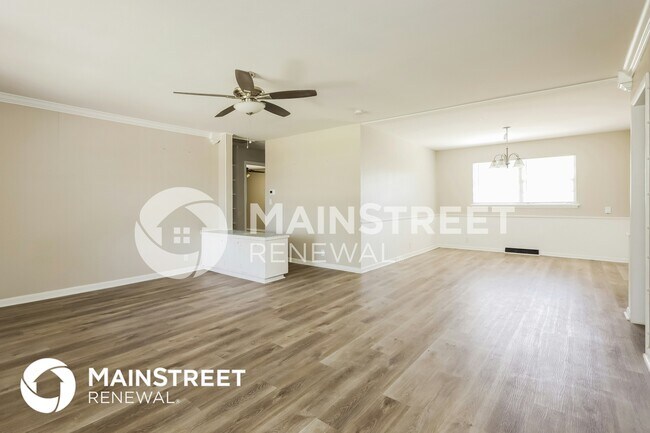 Photo - 2632 Kings Way