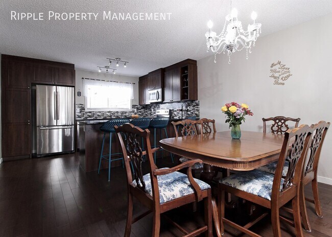 Spacious 3 bedroom 2 bathroom townhouse in the community of Legacy