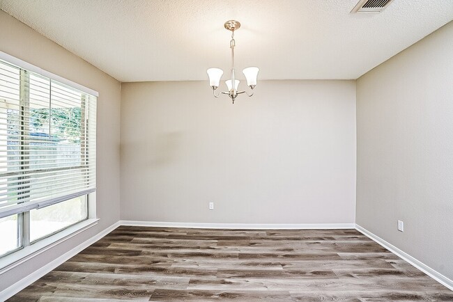 Photo - 3909 Spring Meadow Dr
