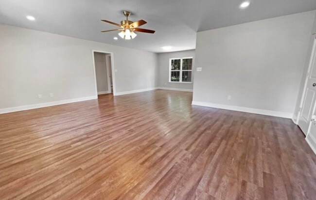 Building Photo - 5144 Sedgefield Dr Rental