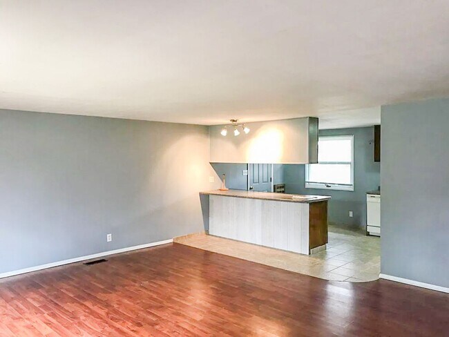 Photo - For Rent: 3 Bedroom Home with a Sunroom and Garage! Nice yard!