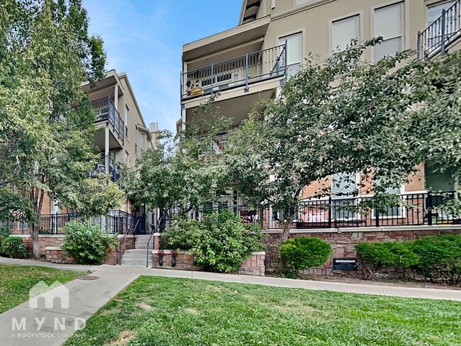 Building Photo - 1521 Vine St Rental