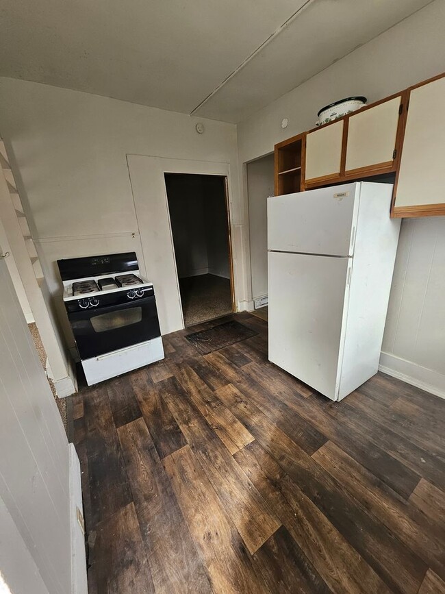 Photo - Lower one bedroom unit on east side