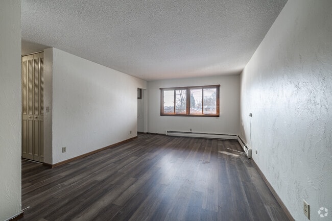 2BR, 1BA - 700SF - Living Room