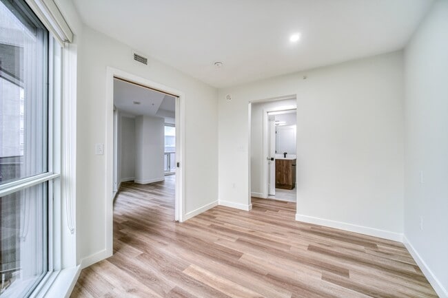 Building Photo - 5415-5415 Cogswell St Unit 302