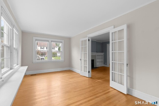 12 Middlefield Dr