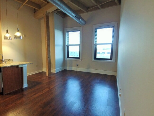Chicago Street Lofts