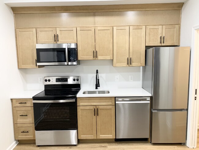 Photo - 1600 S Charles St Unit Apt B