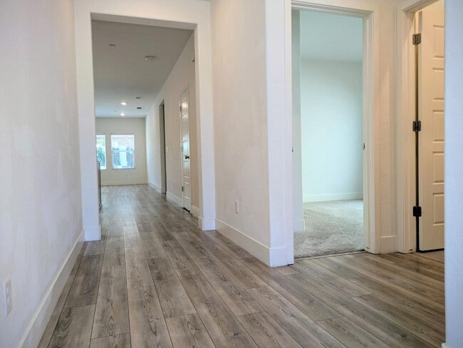 Photo - 2042 N Hughes Ave