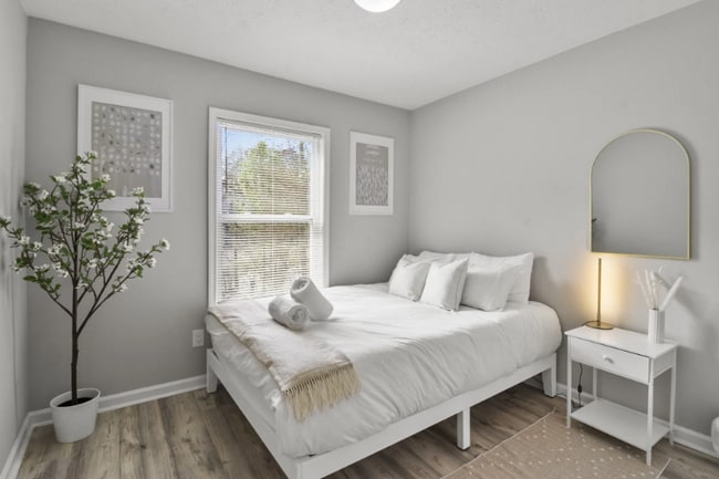 Photo - 216 River Birch Dr