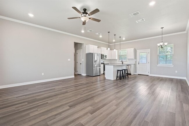 Photo - 103 W Tomlinson St