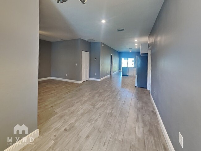 Photo - 8408 N 17th St