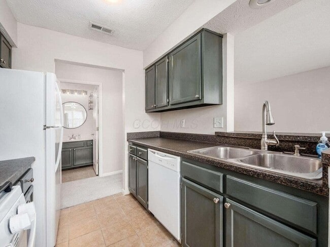 2196 Hedgerow Road Unidad 2196C