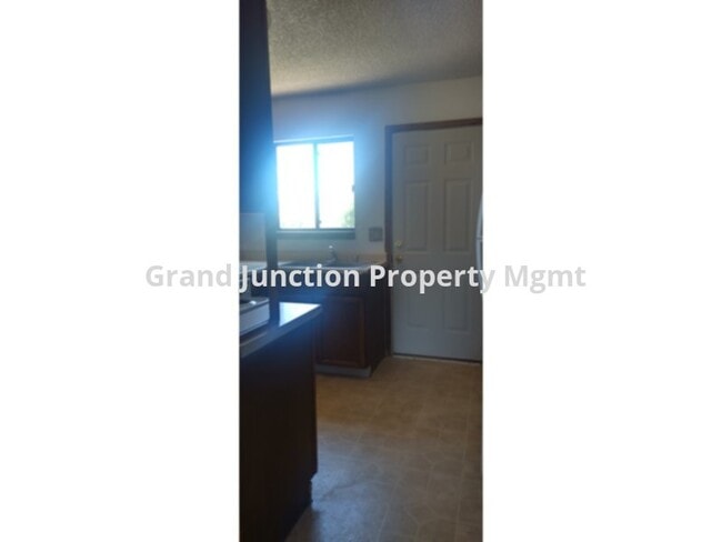 Photo - Awesome Three Bed!