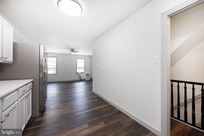 Photo - 58 E 4th St Unit 2