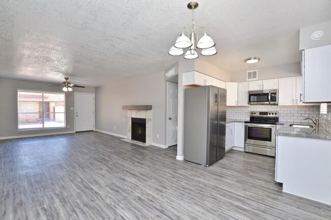 Photo - 645 N Arrowhead Dr Unit 1