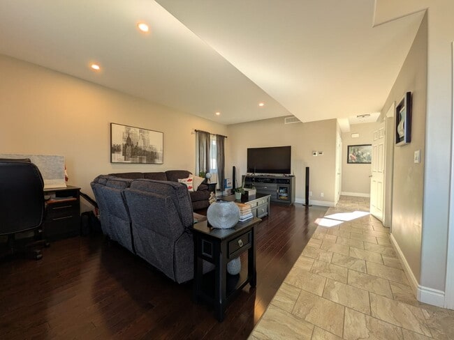 Photo - 85 Hampton Ridge Dr