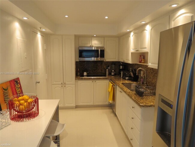 Photo - 2 br, 2 bath Condo - 3801 S Ocean Dr Apt 11V Unit Apt 11V