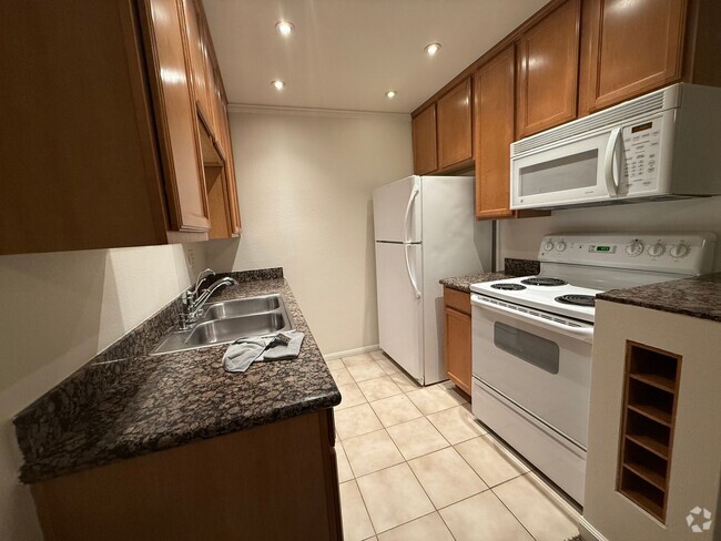 Building Photo - Perfect 1BD Condo in Clairemont with Parki...