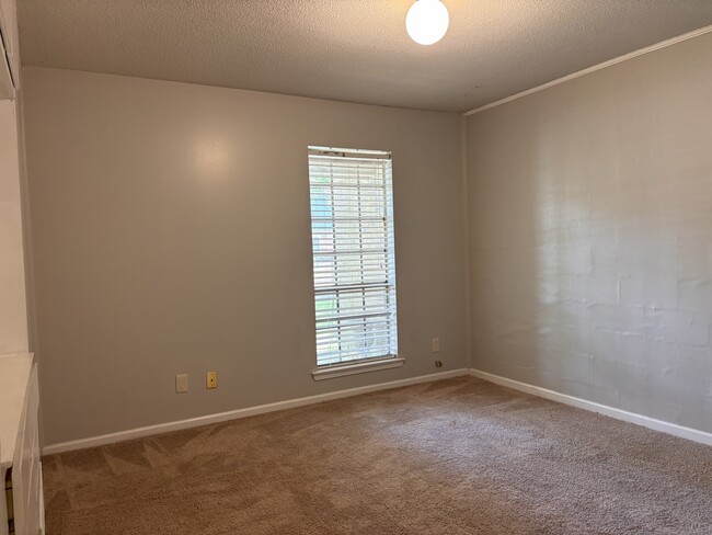 Photo - 3438 Malabar Rd