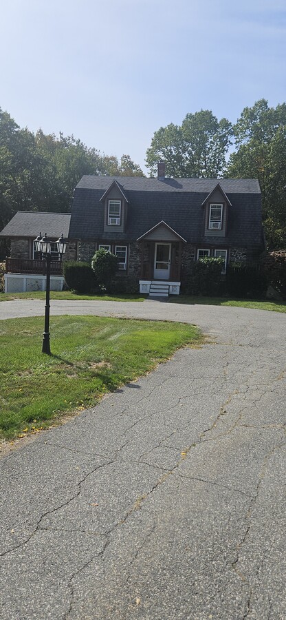 Photo - 143 Pollard St