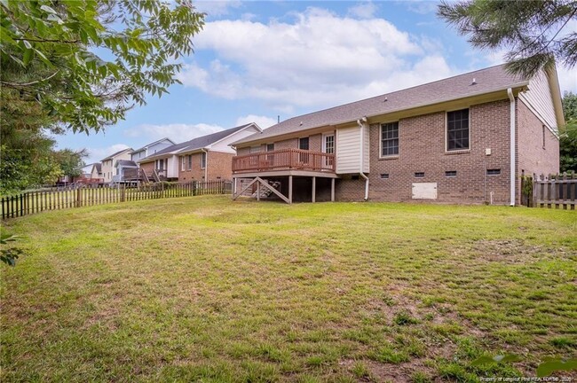 Photo - 402 Roundtree Dr