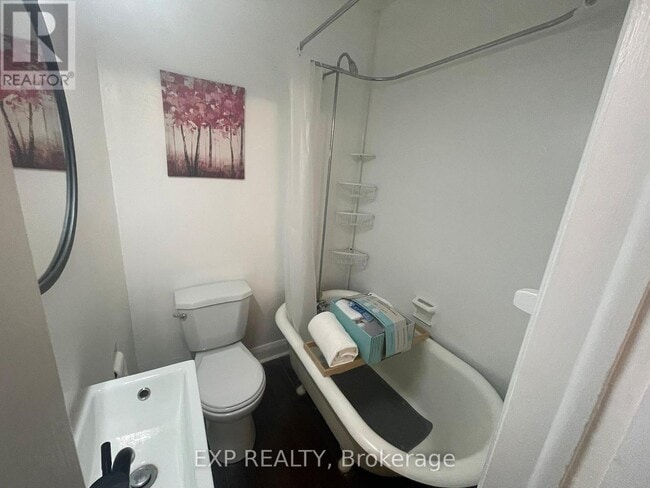 Photo - 111 Dundas St