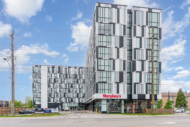 Building Photo - 1900 Simcoe St N Unit 608