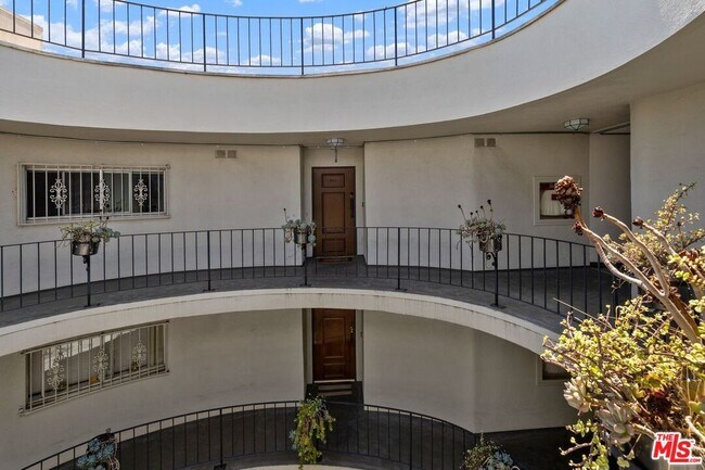 Photo - 2260 N Cahuenga Blvd Unit 502
