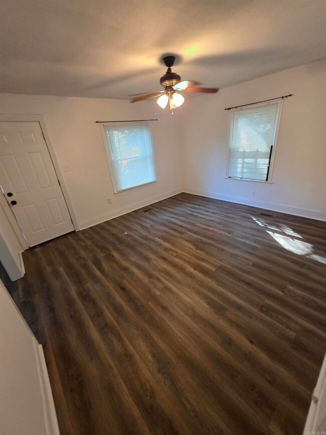 Photo - 402 S Valentine St