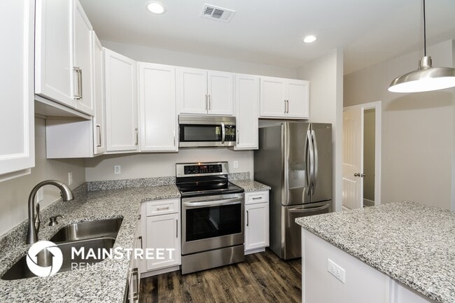 Photo - 108 Hartsville Ct