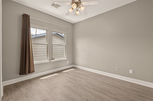 Photo - 1107 St Charles St