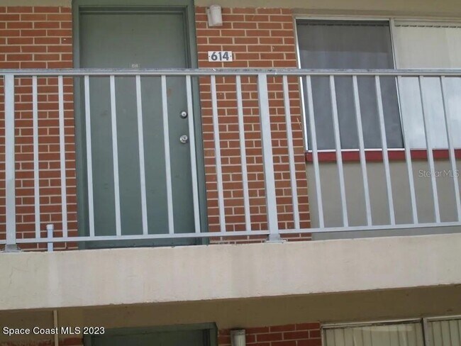 Building Photo - 800 N Fiske Blvd Unit 614