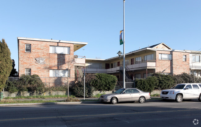 Building Photo - Paradise Court Rental