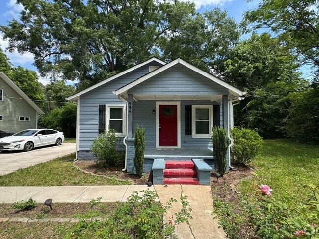 Building Photo - 506 N Hill St Rental