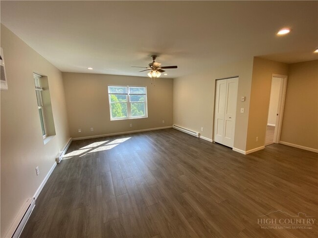 Photo - 233 Majestic Vine Ln
