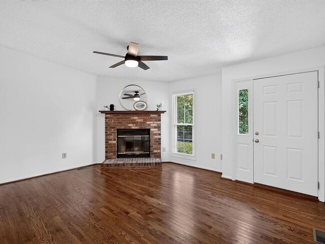 8 Wedgewater Ct