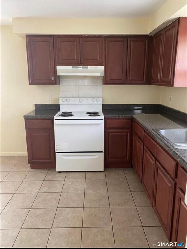 Photo - 27 Manila Ave