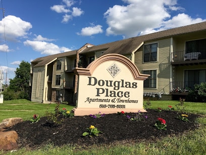Building Photo - Douglas Place Rental