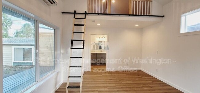 Photo - 5621 N 44th St Unit B